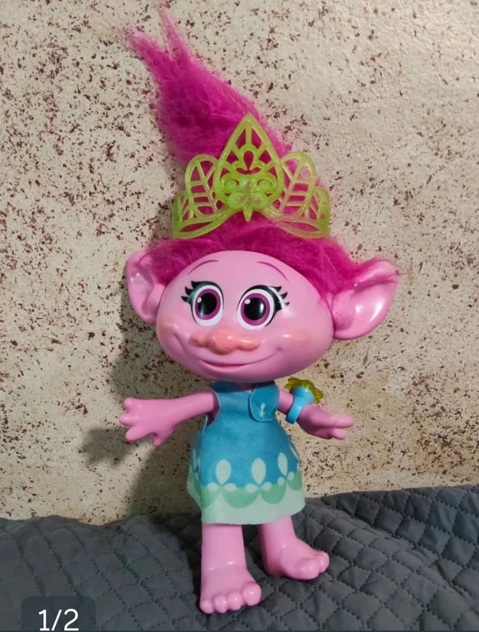 Muñeca Troll rosa con corona 